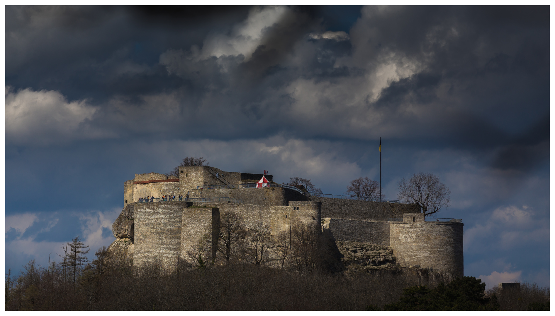 BURG "HOHEN NEUFFEN"