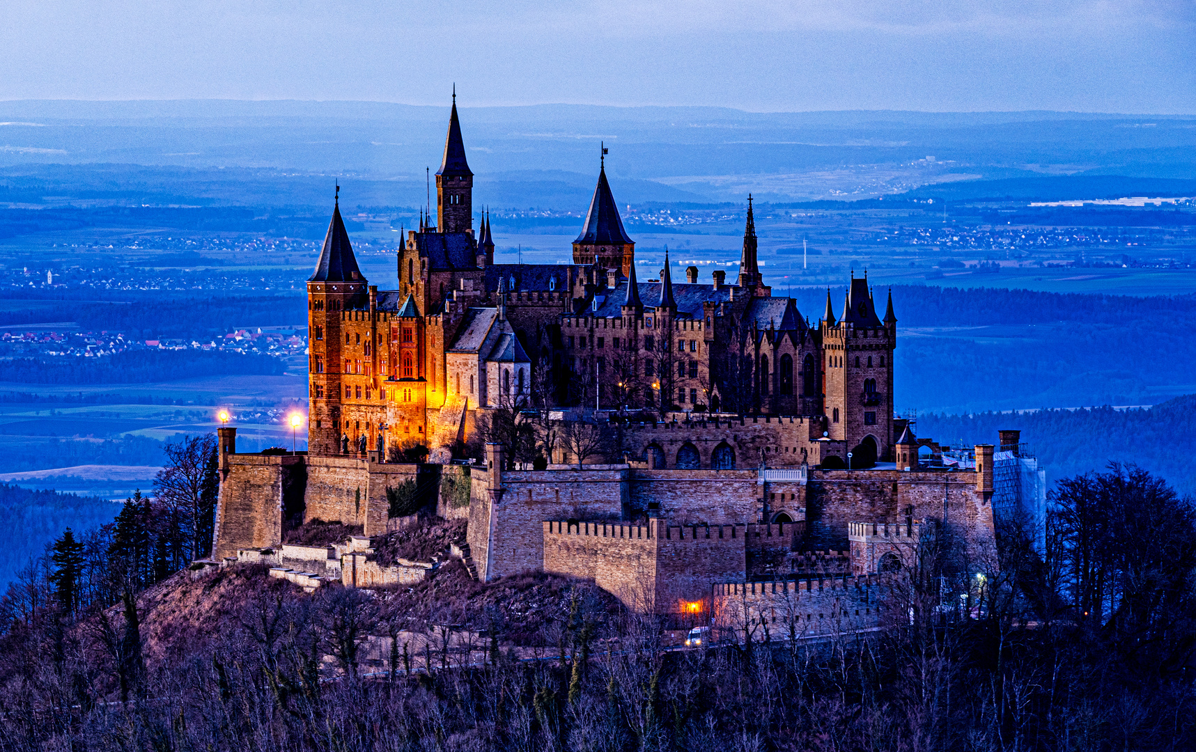 Burg Hohenzollern im Abendlicht