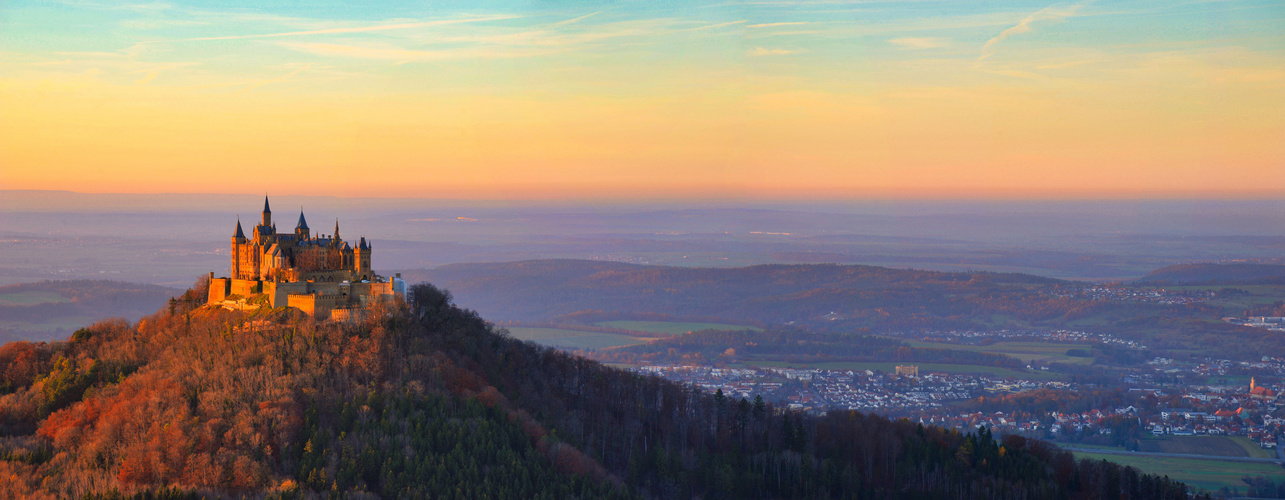 Burg Hohenzollern im Abendlicht