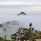 Burg Hohenzollern im Hochnebel