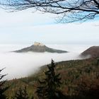 Burg Hohenzollern im Hochnebel