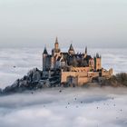 Burg Hohenzollern im Nebel