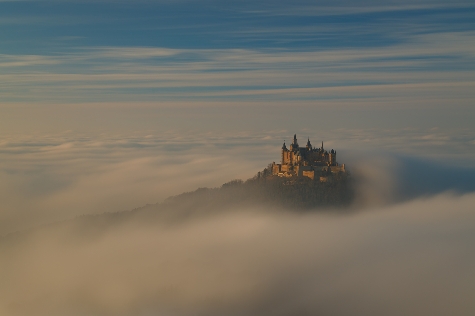 Burg Hohenzollern - kurz vor der Verhüllung