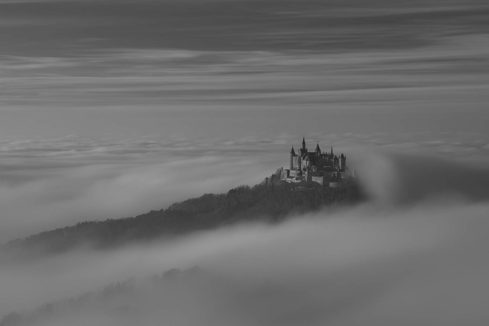Burg Hohenzollern kurz vor der Verhüllung