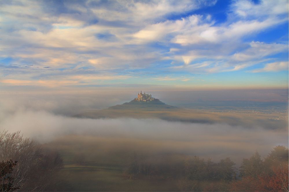 Burg Hohenzollern mit Nebel