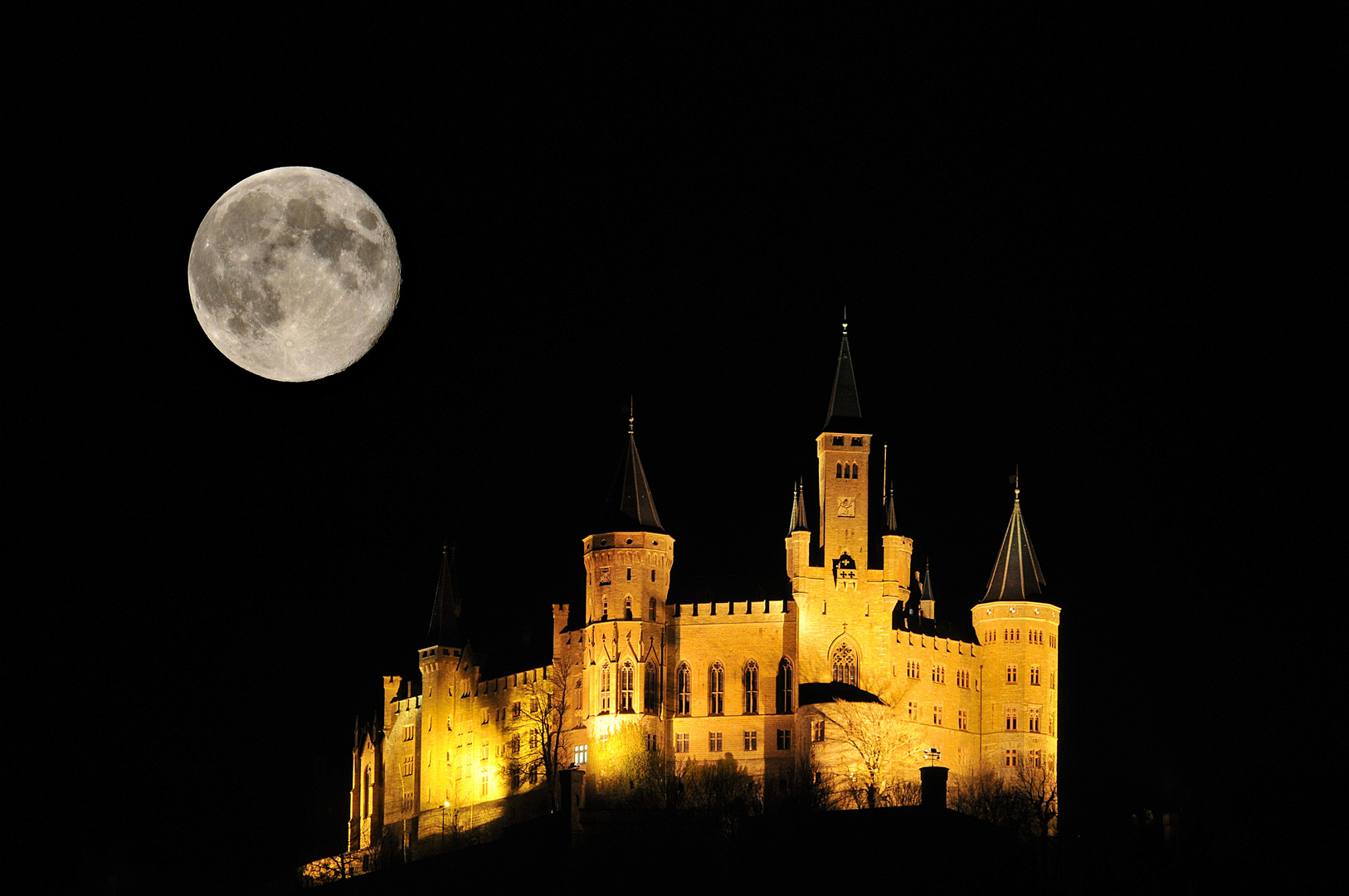 Burg Hohenzollern unter dem Trabant