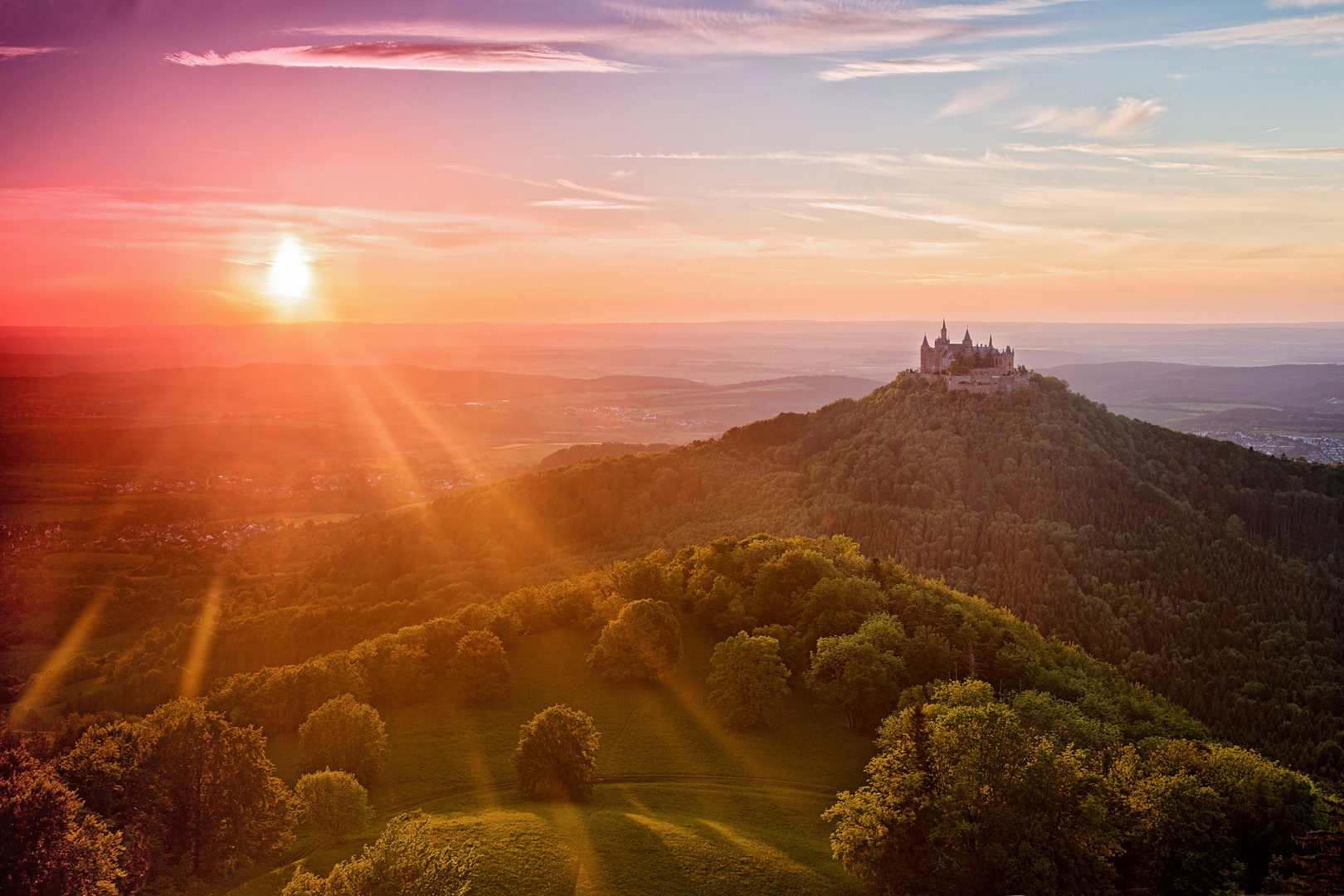 Burg Hohenzollern zum Sonnenuntergang, Deutschland