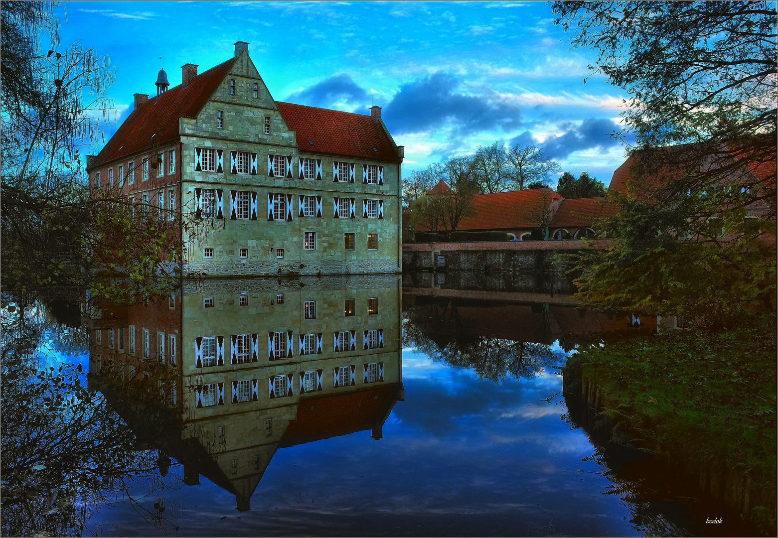 Burg Hülshoff zur blauen Stunde