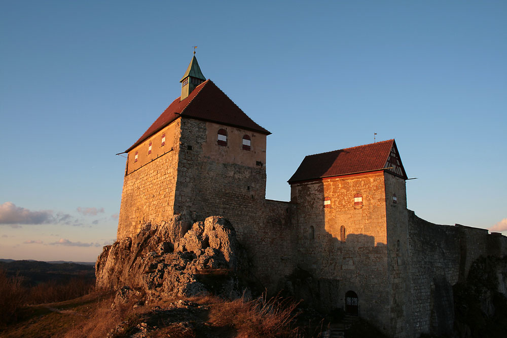 Burg im Abendlicht