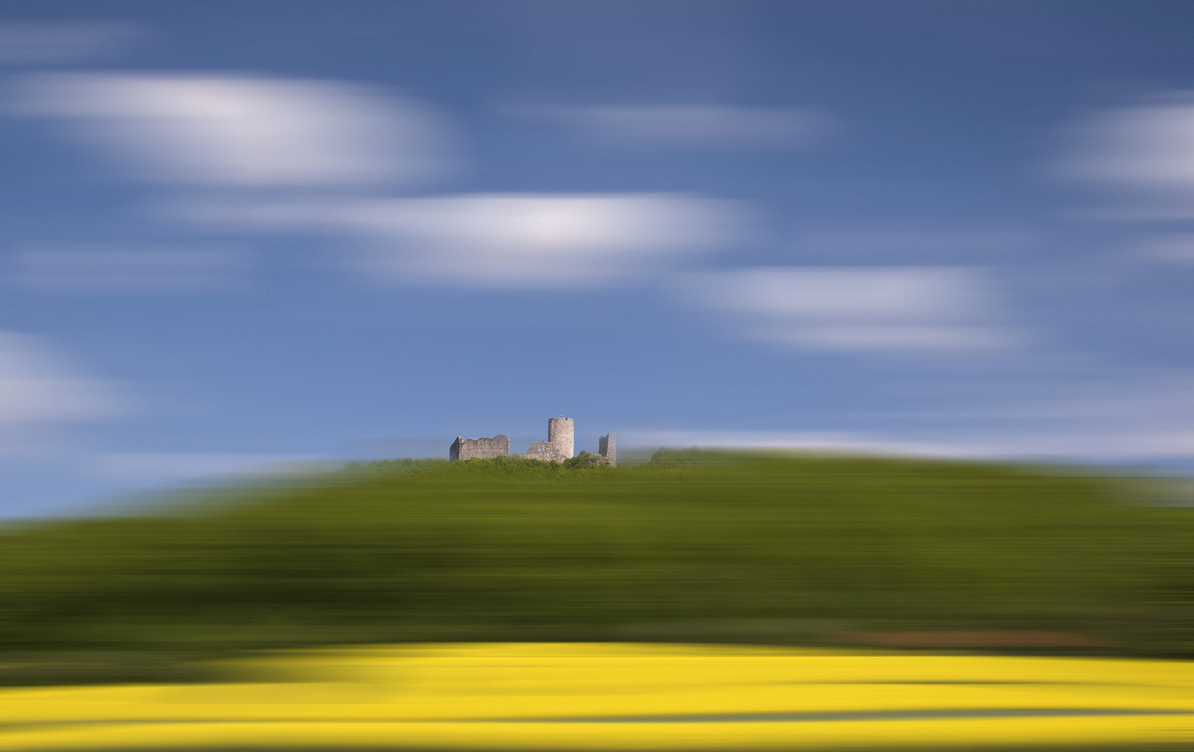 Burg im Frühling