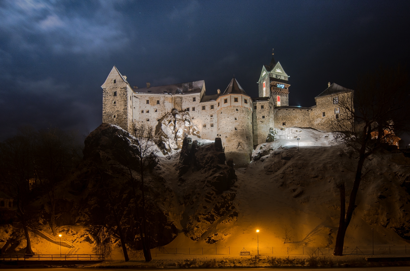 Burg im Mondlicht