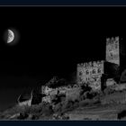 Burg im Mondschein