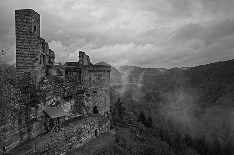 Burg im Nebel #2