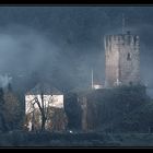 Burg im Nebel