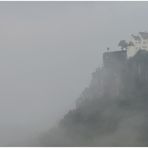 Burg im Nebel