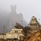 Burg im Nebel