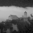 Burg im Nebel - Meran