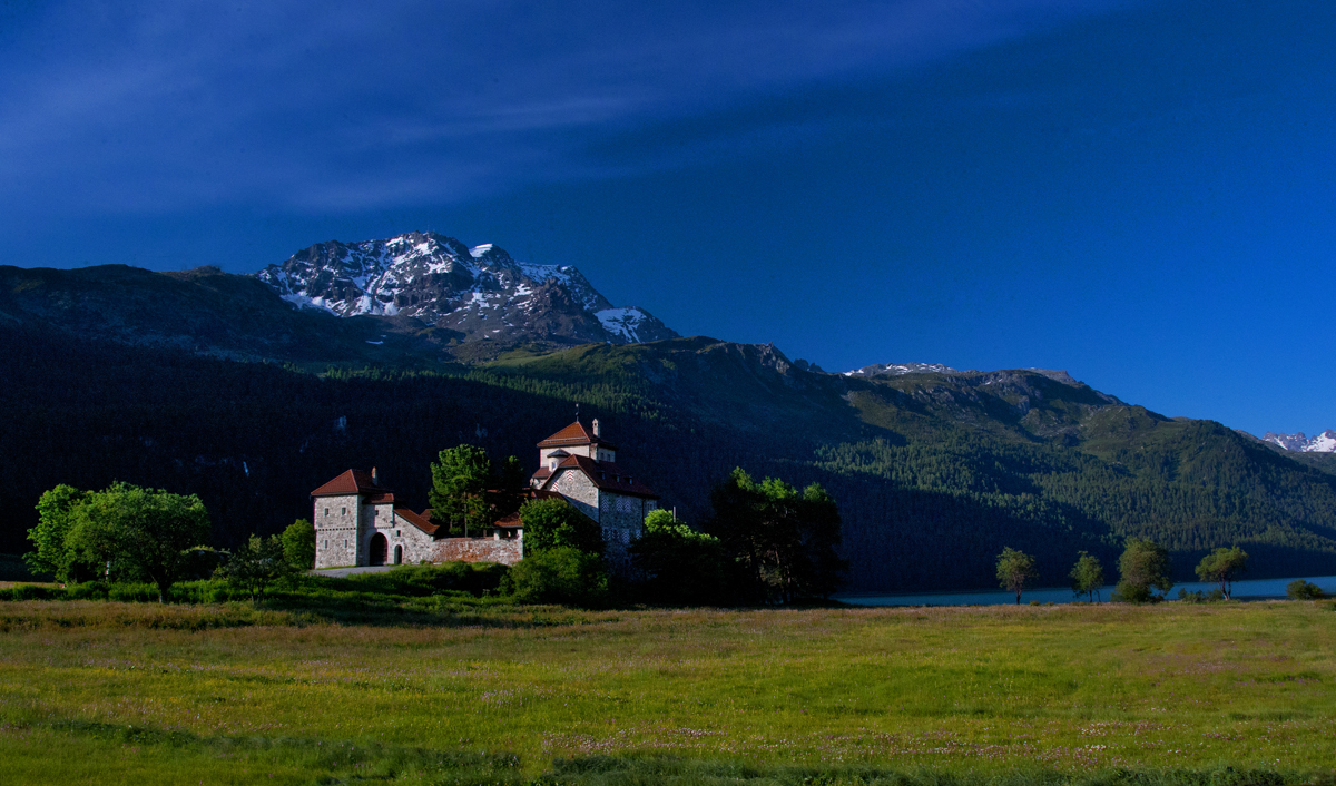 Burg in den Alpen