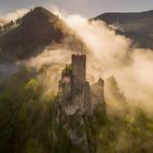 Burg in den Wolken