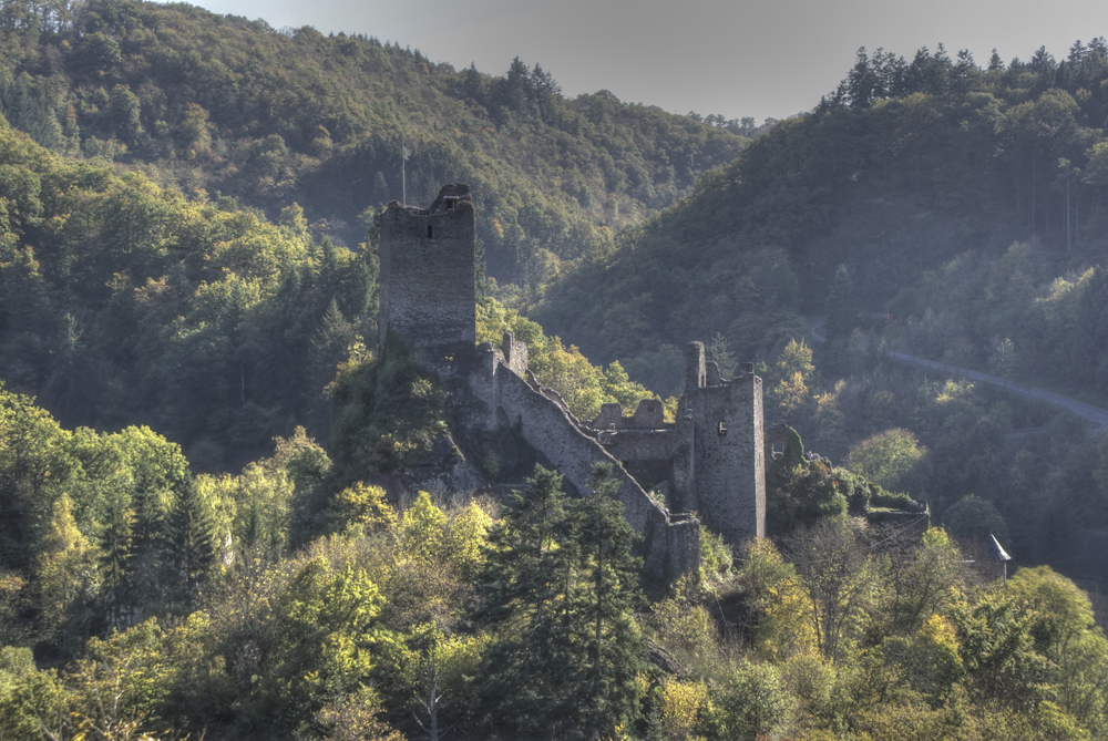 Burg in der Eifel HDR