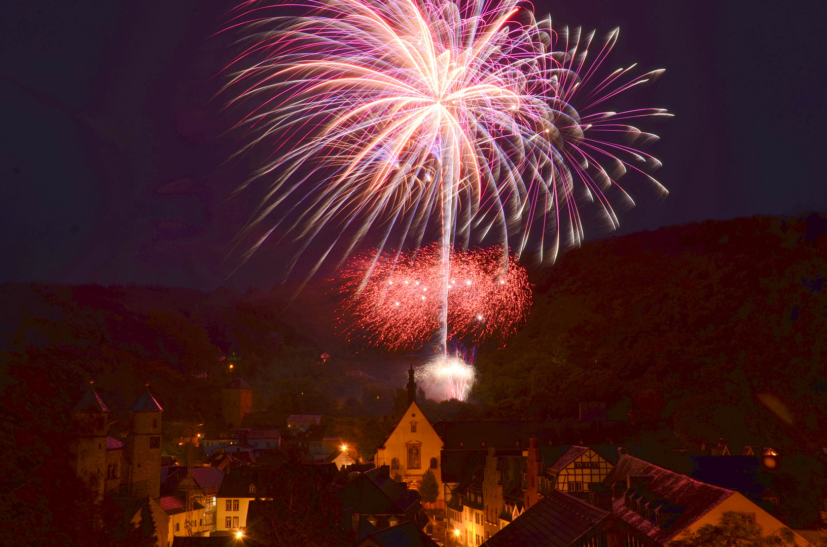 burg in flammen in bad münstereifel