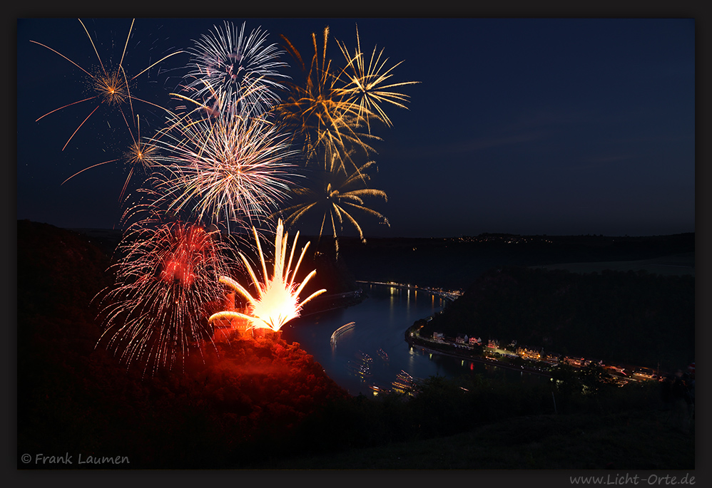 Burg Katz in Goarshausen mit Rhein in Flammen 2012