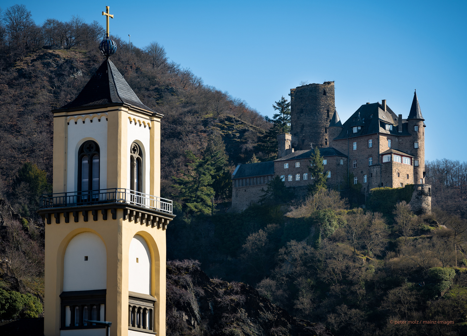 Burg Katz und Kirche in St. Goarshausen - Mittelrheintal