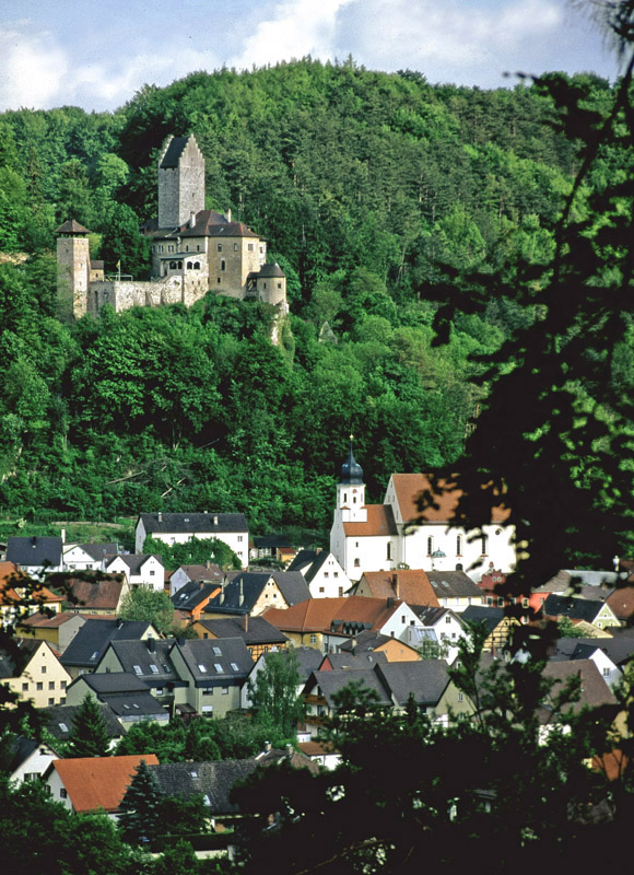 Burg Kipfenberg über Kipfenberg / Altmühltal