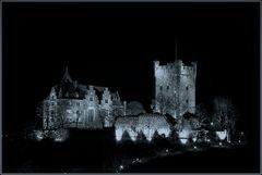 Burg Klopp bei Nacht