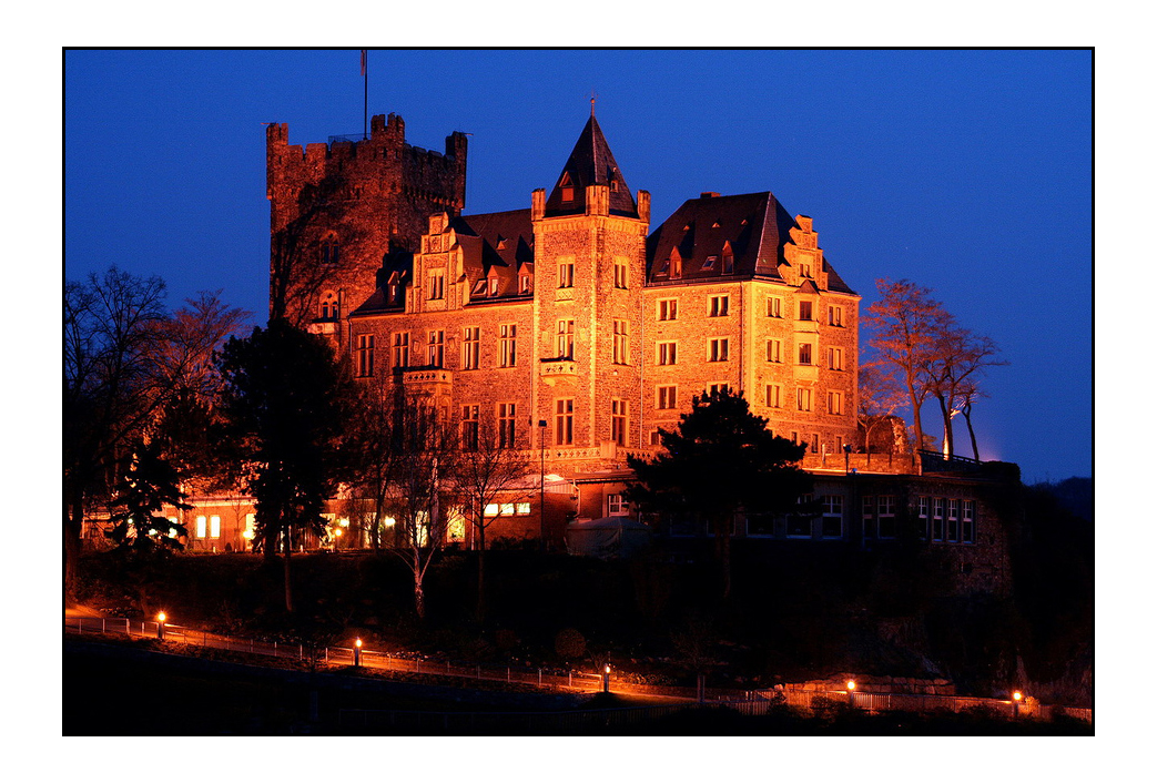 Burg Klopp in Bingen zur blauen Stunde