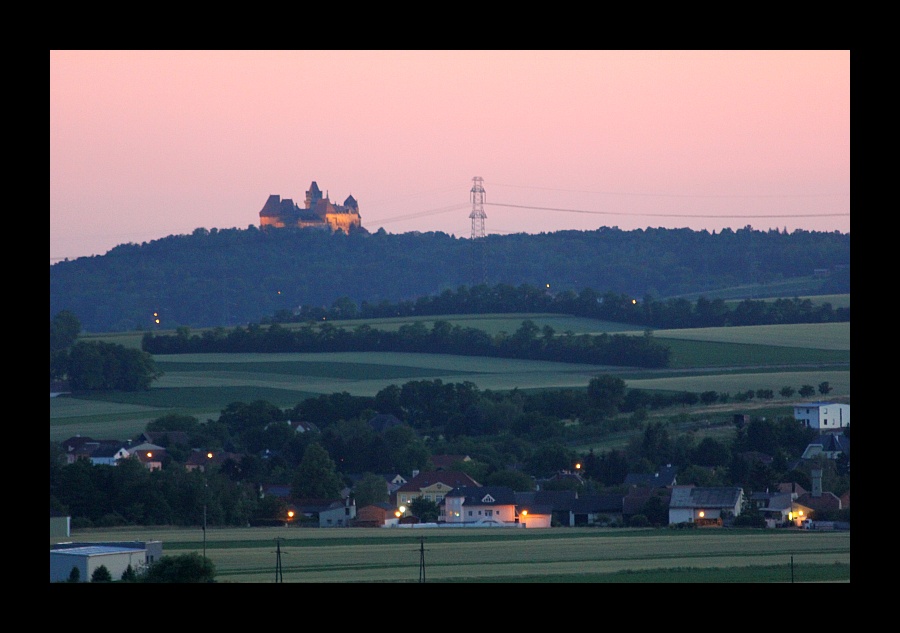 Burg Kreuzenstein am Abend