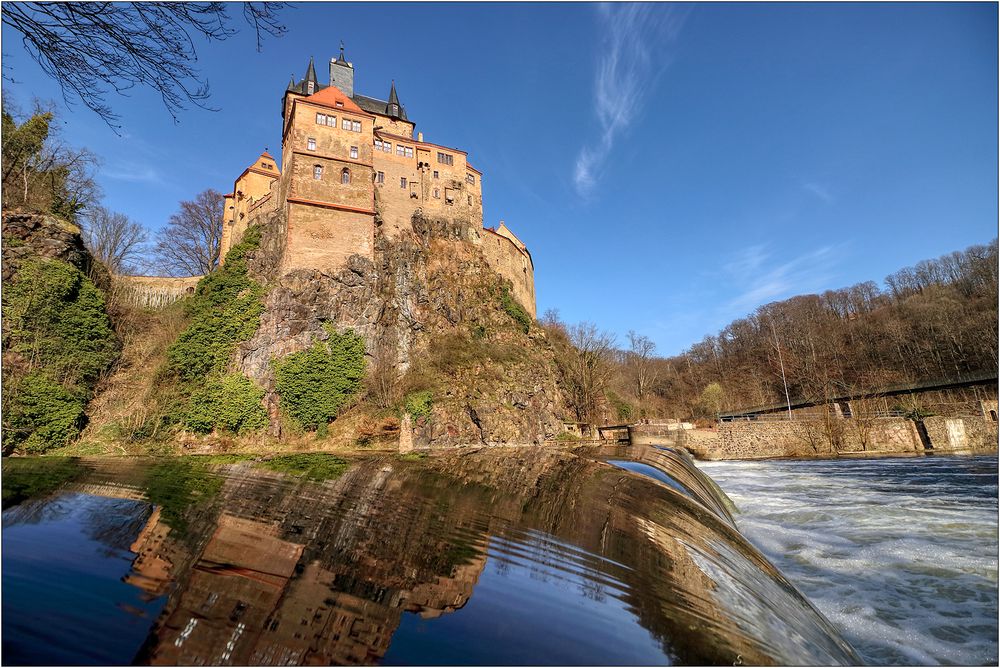 Burg Kriebstein... über dem Wehr...