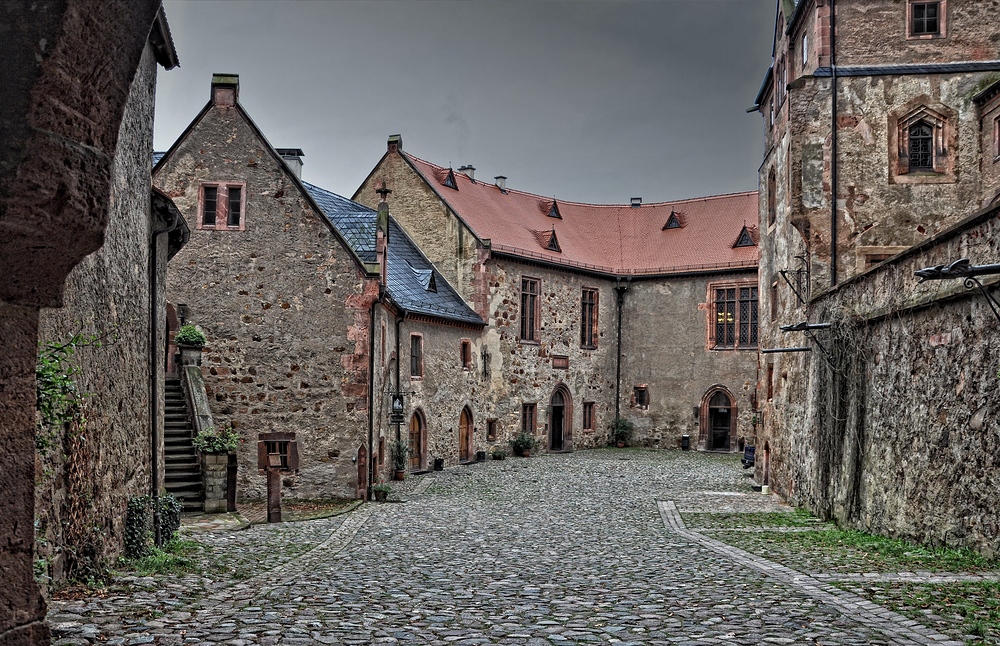 Burg Kriebstein...., wie aus dem Mittelalter....