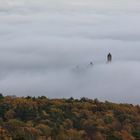 Burg Kronberg im Nebel