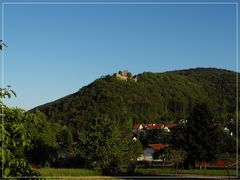 Burg Landeck im warmen Morgenlicht ...
