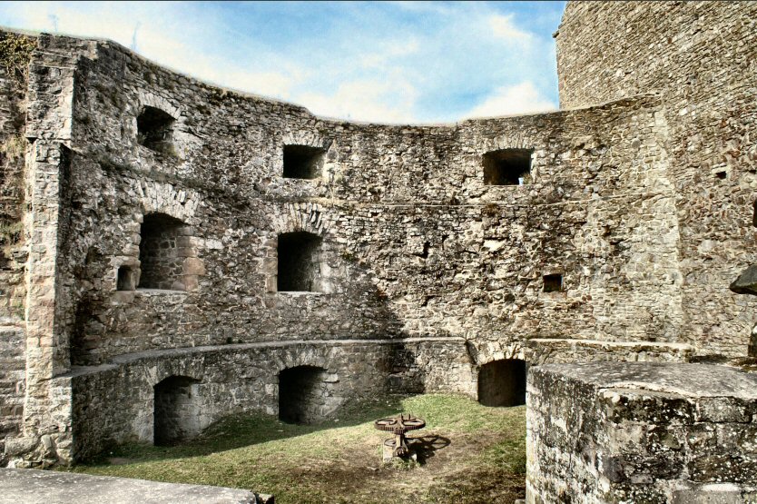 Burg Lichtenberg II