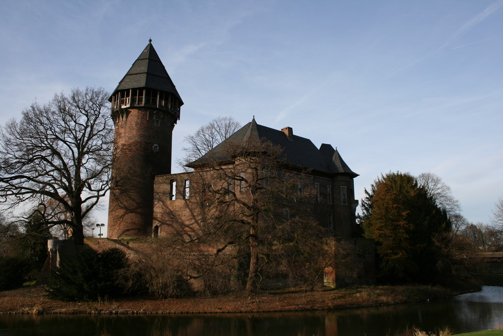 Burg Linn bei Krefeld