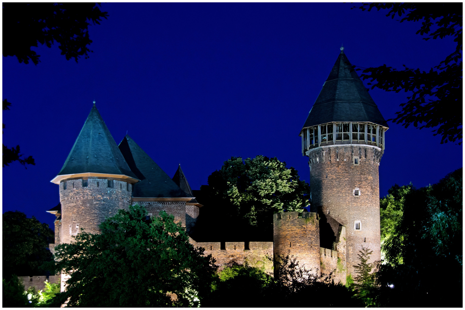 Burg Linn bei Nacht