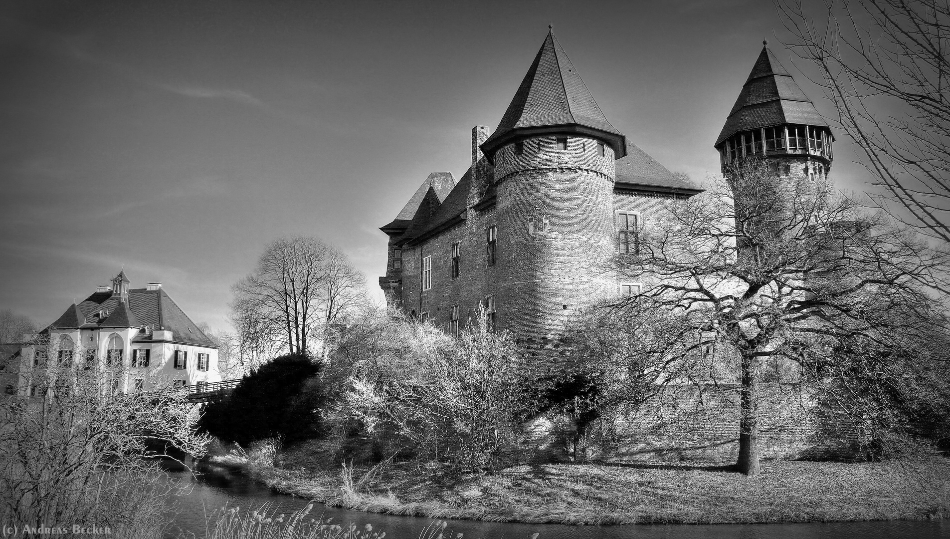 Burg Linn im Herbst