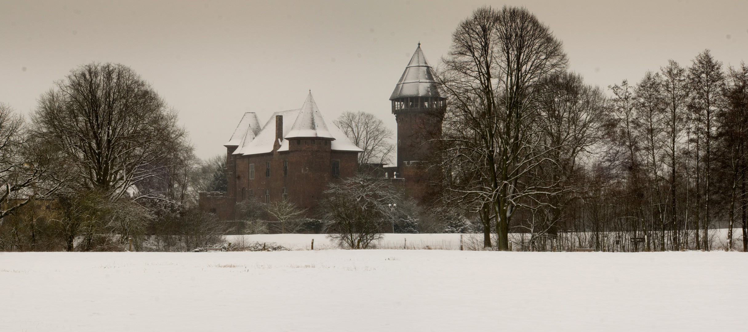 Burg Linn im Winter