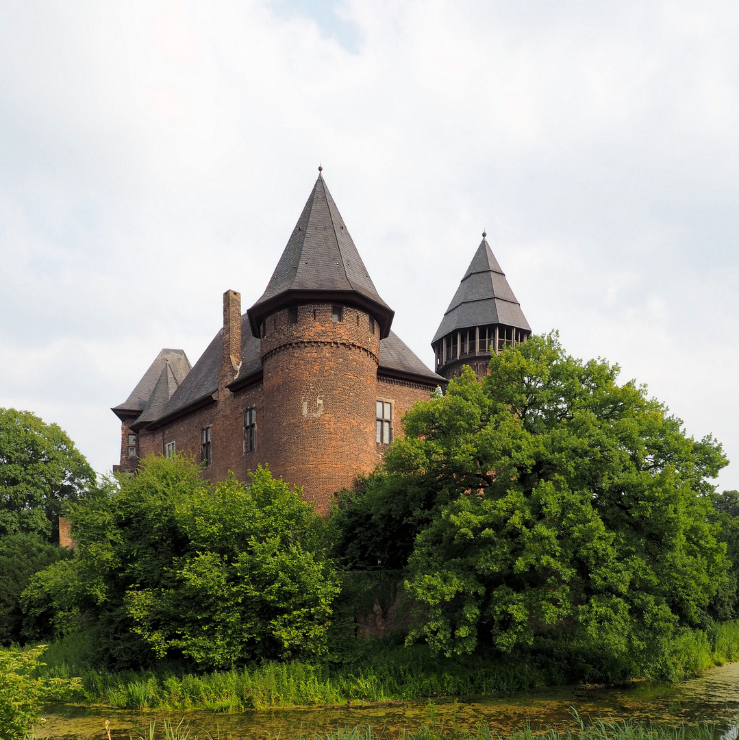 Burg Linn Krefeld ...