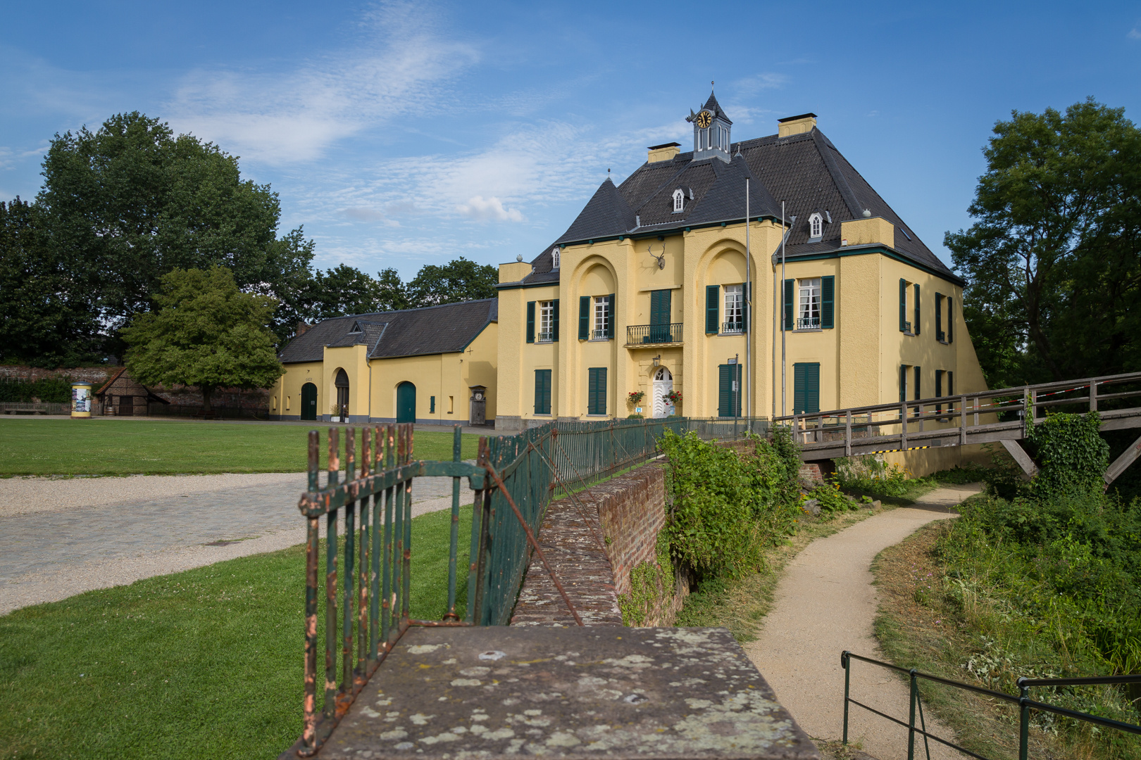 Burg Linn-V02