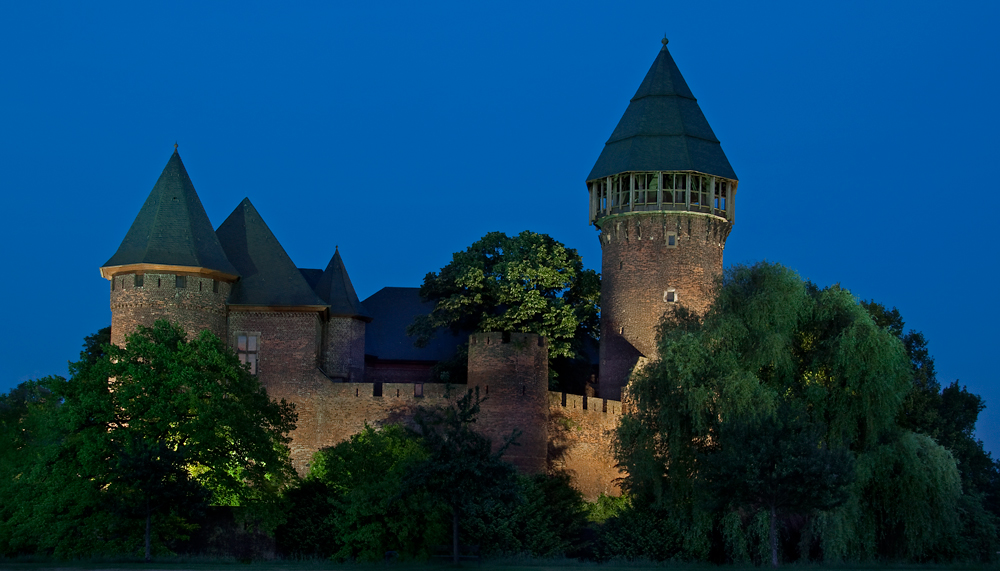Burg Linn zur Nacht