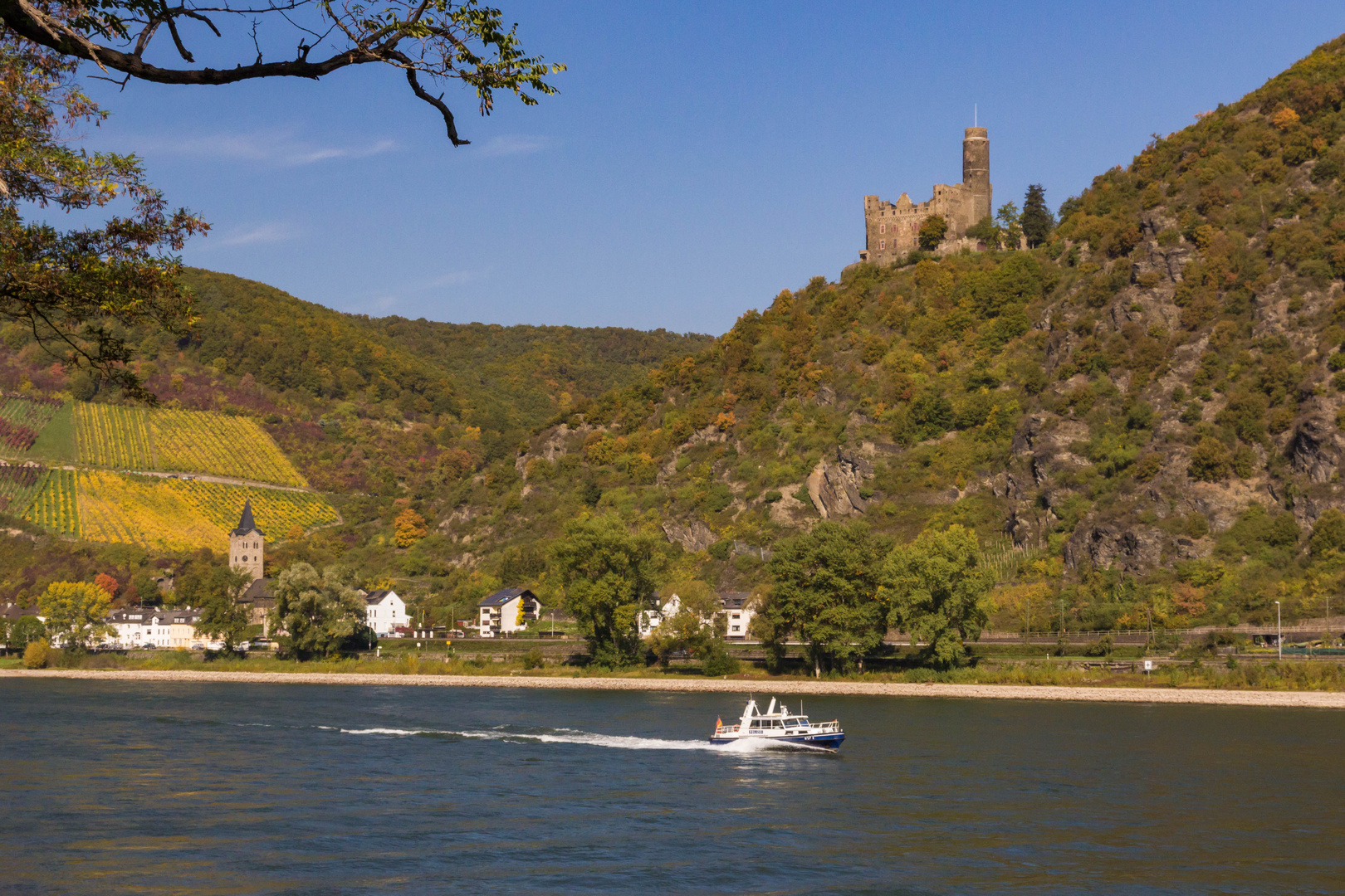 Burg Maus im Herbst