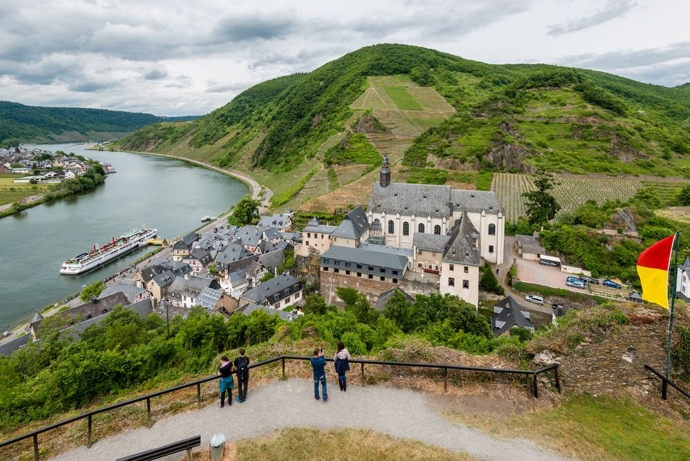 Burg Metternich - Vorburg und Beilstein 9