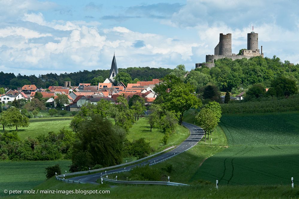 Burg Münzenberg im Mai / Wetterau