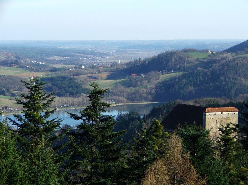 Burg Neuhaus Stubenbergsee