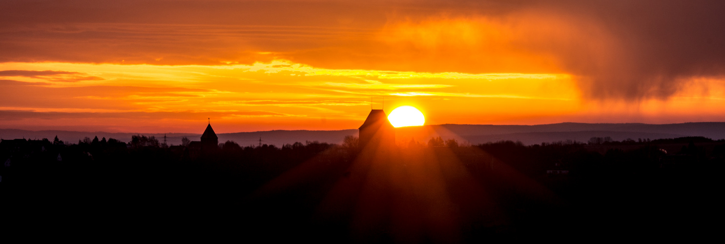 Burg Nideggen im Morgenlicht