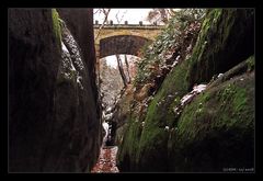 Burg Oybin - Ritterschlucht mit Ritterbrücke