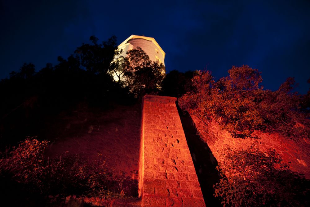 Burg Panorama bei Nacht 1